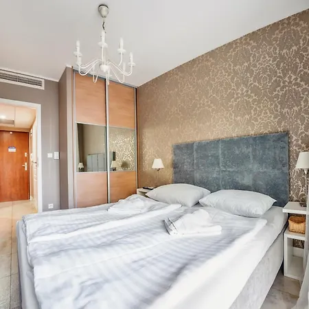 Wechta - Promenada Gwiazd Z Sauna, Sun & Snow 아파트