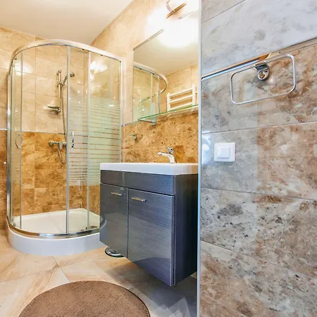 아파트 Wechta - Promenada Gwiazd Z Sauna, Sun & Snow 미엥지즈드로예